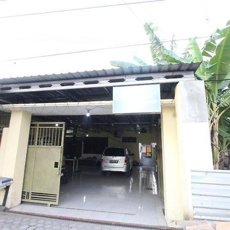 Oyo 93267 Barokah Rooms Syariah Praya Exterior photo