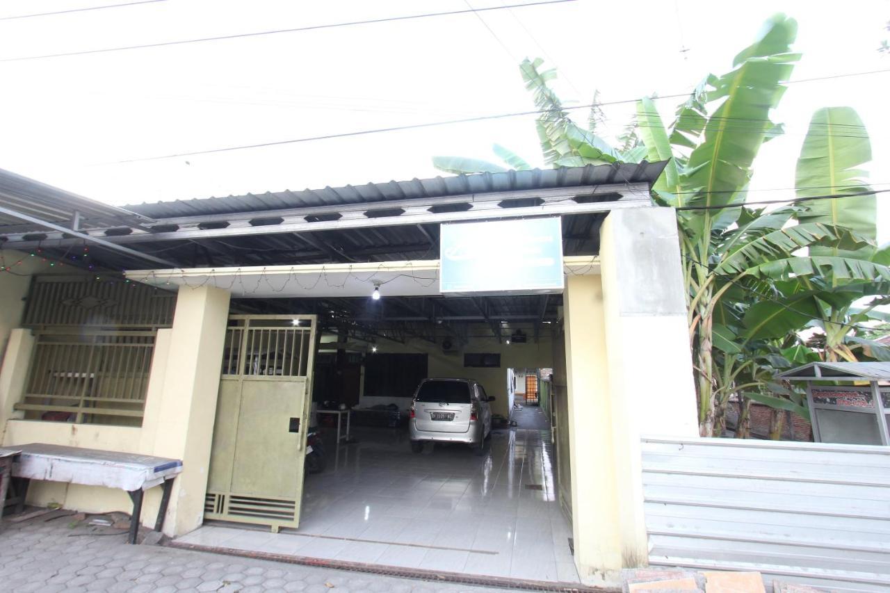 Oyo 93267 Barokah Rooms Syariah Praya Exterior photo